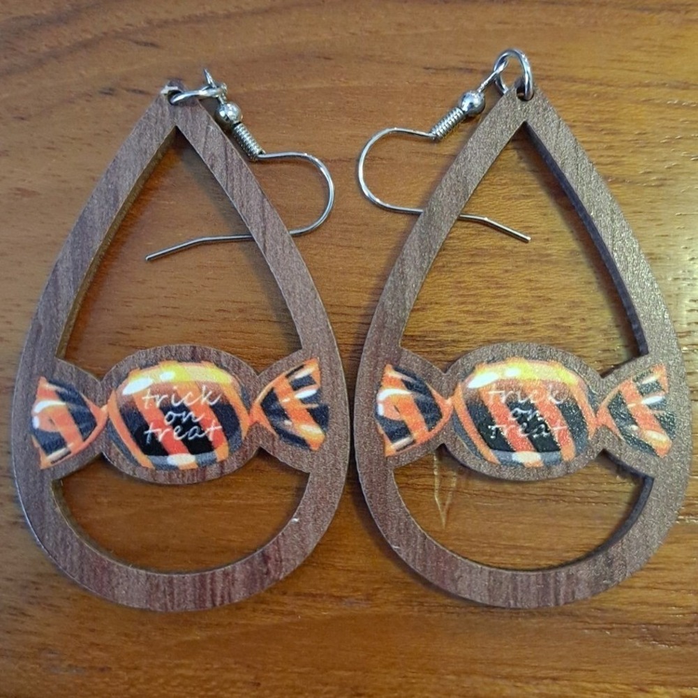 Halloween Trick Or Treat With Candy Teardrop Earrings New Not Worn